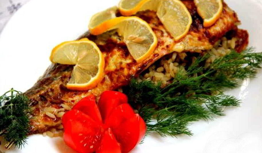 Рецепт карпа с рисом, запеченный в духовке
