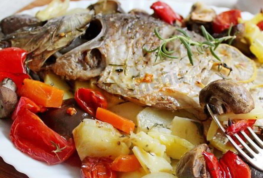 Карп в рукаве в духовке