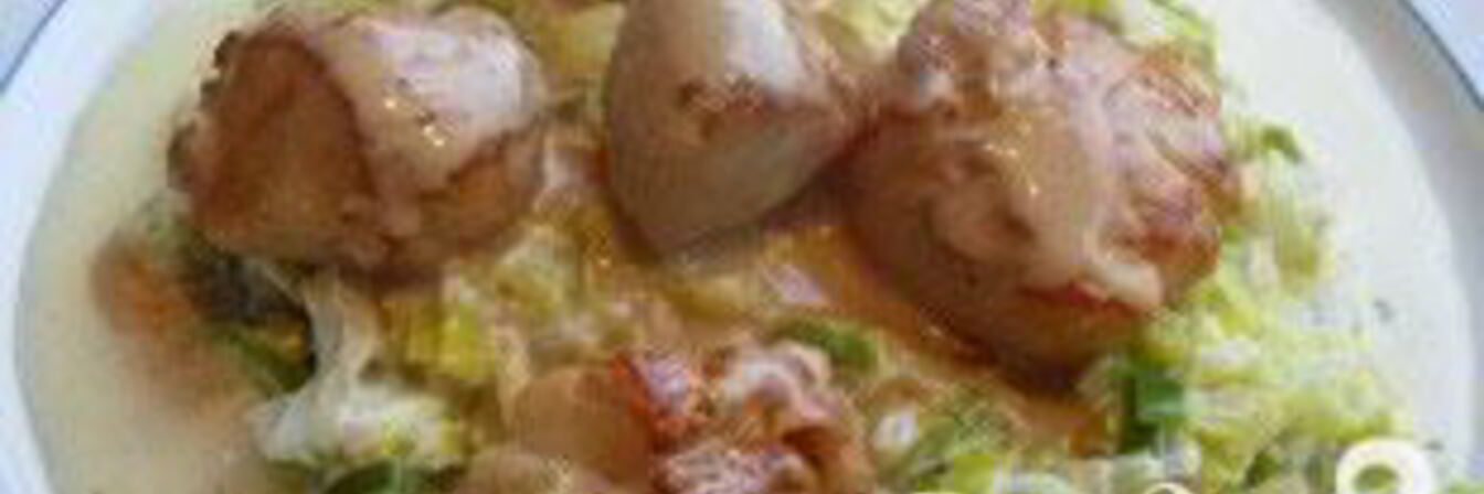 Морские гребешки с фондю из лука-порея