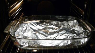 морской окунь с чесноком и травами