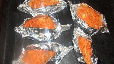 рыба под овощами в фольге