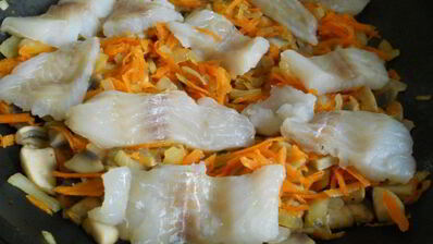 рыба с гречневой крупой в горшочке