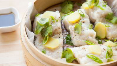 треска с имбирем на пару