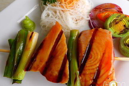 Тунец кусияки под соусом тарэ