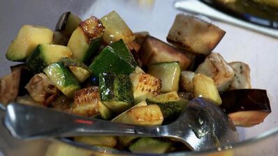 зубатка с овощным соусом и желтым рисом