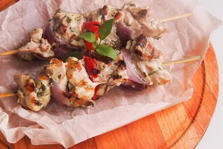 Шашлычки из курицы в пряном маринаде