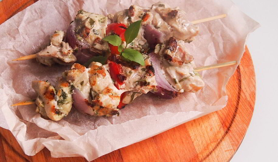 Рецепт шашлычков из курицы в пряном маринаде