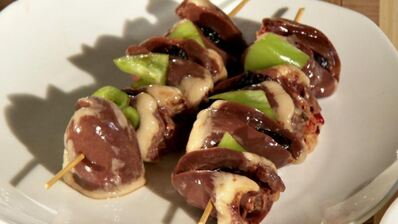 шашлычки из сердечек индейки с пилавом