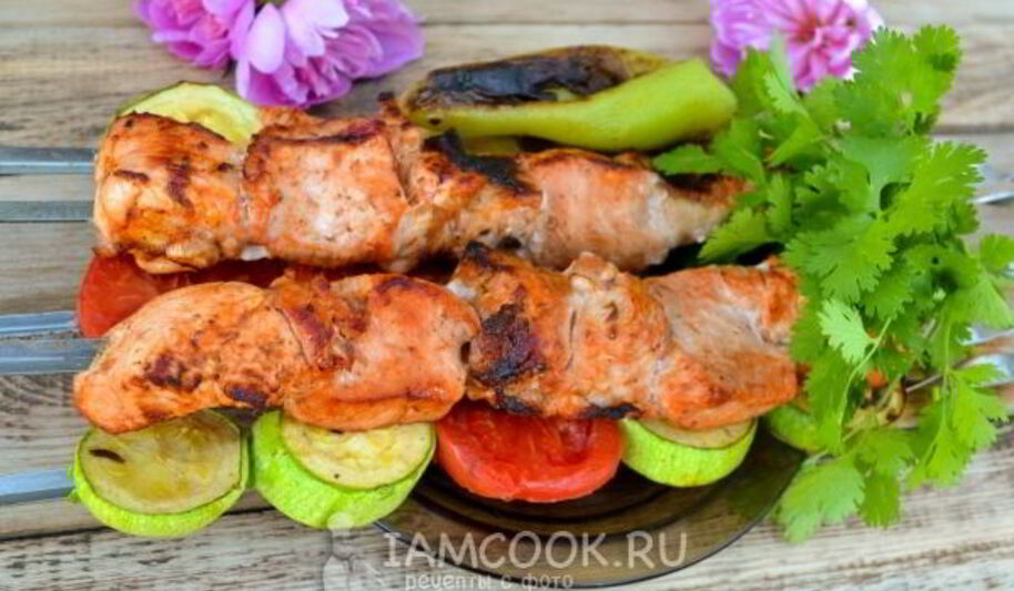 Рецепт шашлыка ассорти из свинины, курицы и овощей