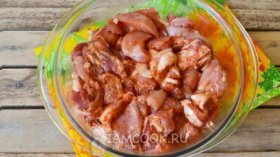 шашлык ассорти из свинины, курицы и овощей
