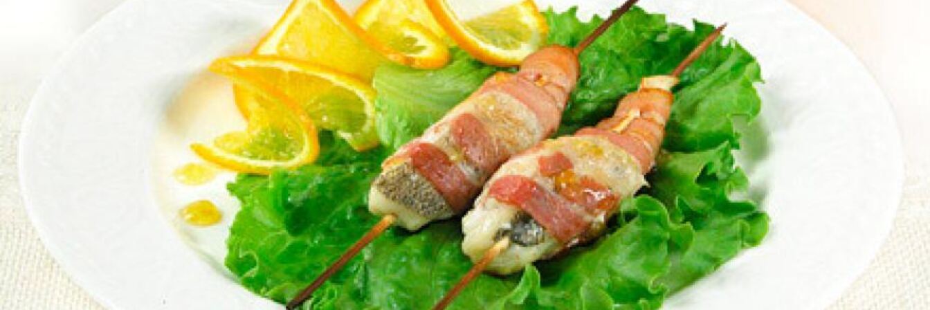 Шашлык из филе судака и бекона