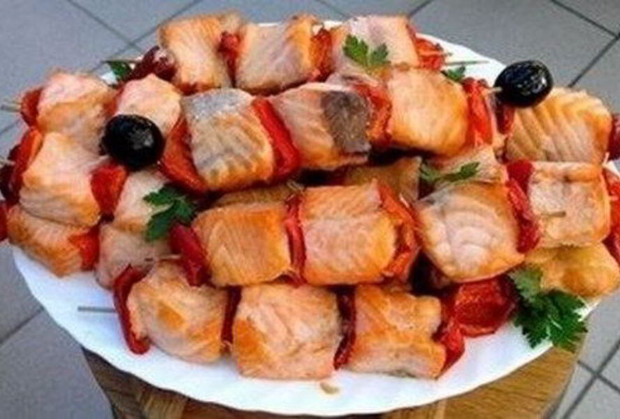 Шашлык из лосося с перцем чили