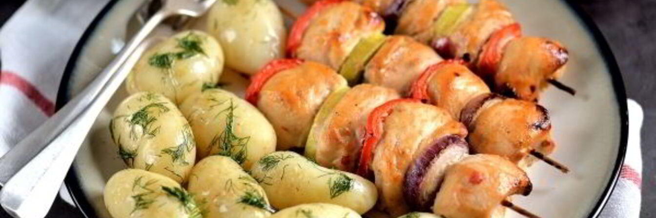 Шашлык на кефире из куриного филе с овощами