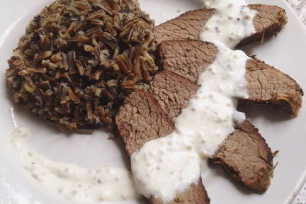 Говяжий стейк с соусом из хрена