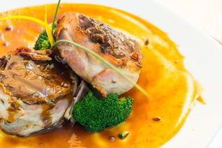 Стейк чили в апельсиново-голландском соусе