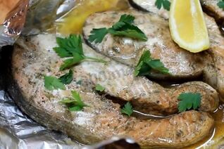 Стейк из кеты запеченной в духовке