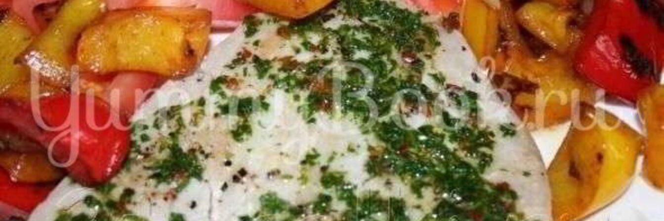 Стейк из тунца с острым зеленым соусом