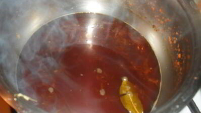 свиные стейки под соусом с запеченым картофелем