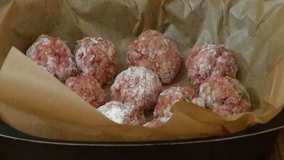 булочки с тефтелями