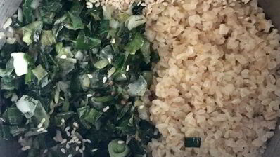 домашние тефтели в томатном соусе с зеленым булгуром