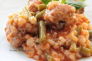 Испанские тефтели с рисом и фасолью