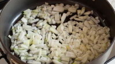 спагетти с тефтелями в томатном соусе