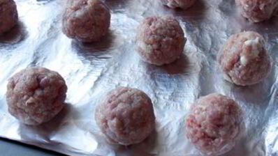 спагетти с тефтелями в томатном соусе