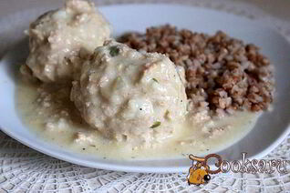 Тефтели-ежики из семги в сметанном соусе