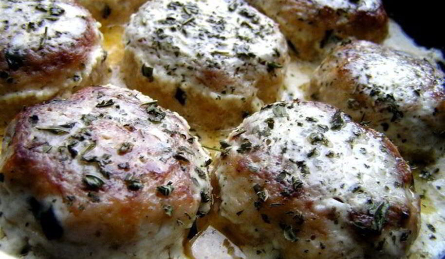 Рецепт тефтели из индейки с базиликом и мятой в сливочном соусе