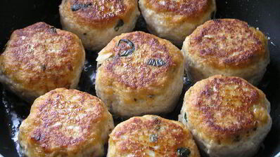 тефтели из индейки с базиликом и мятой в сливочном соусе