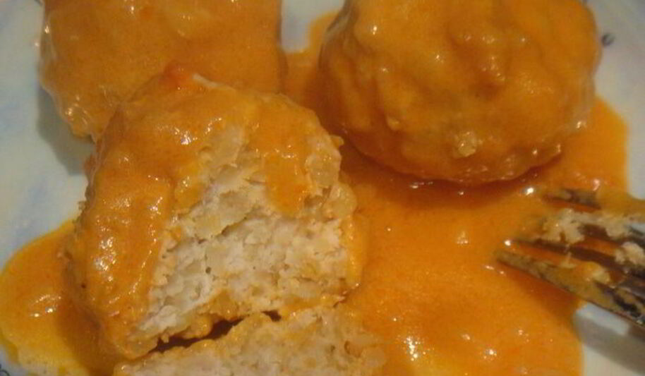 Рецепт тефтелей с булгуром в сливочно-томатном соусе