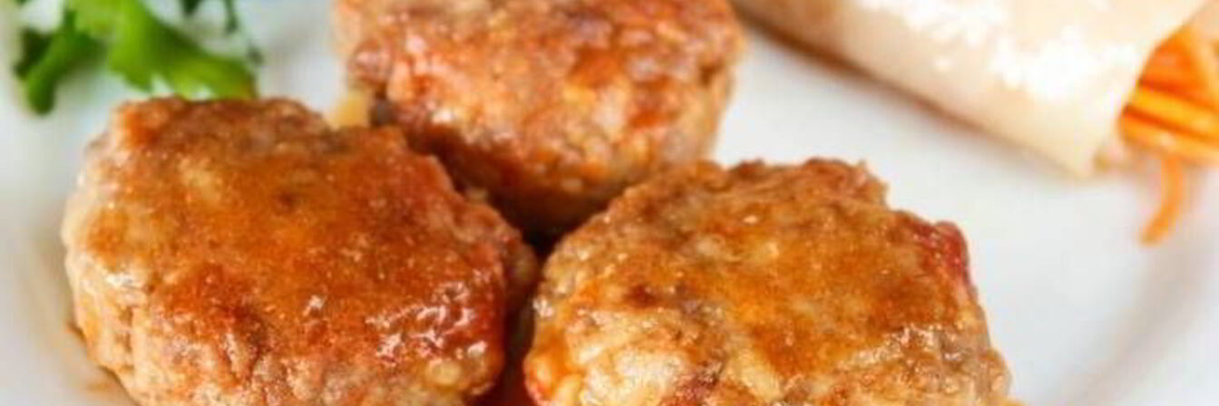 Тефтели с рисом в томатном соусе