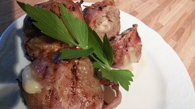 тефтели в беконе с начинкой из моцареллы