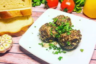 Тефтели в сметанном соусе