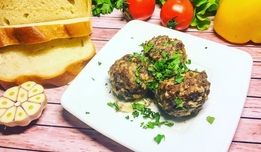 Рецепт тефтелей в сметанном соусе