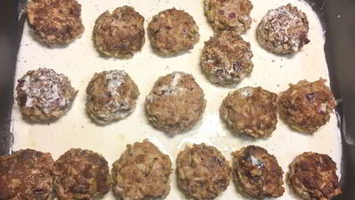 тефтели в сметанном соусе