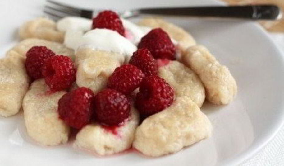 Рецепт ленивых вареников с малиной