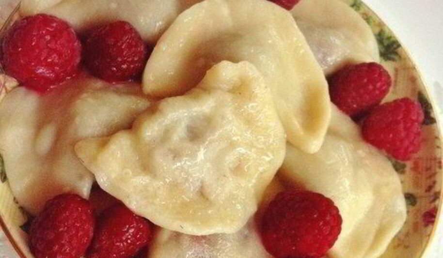 Рецепт постных вареников с малиной