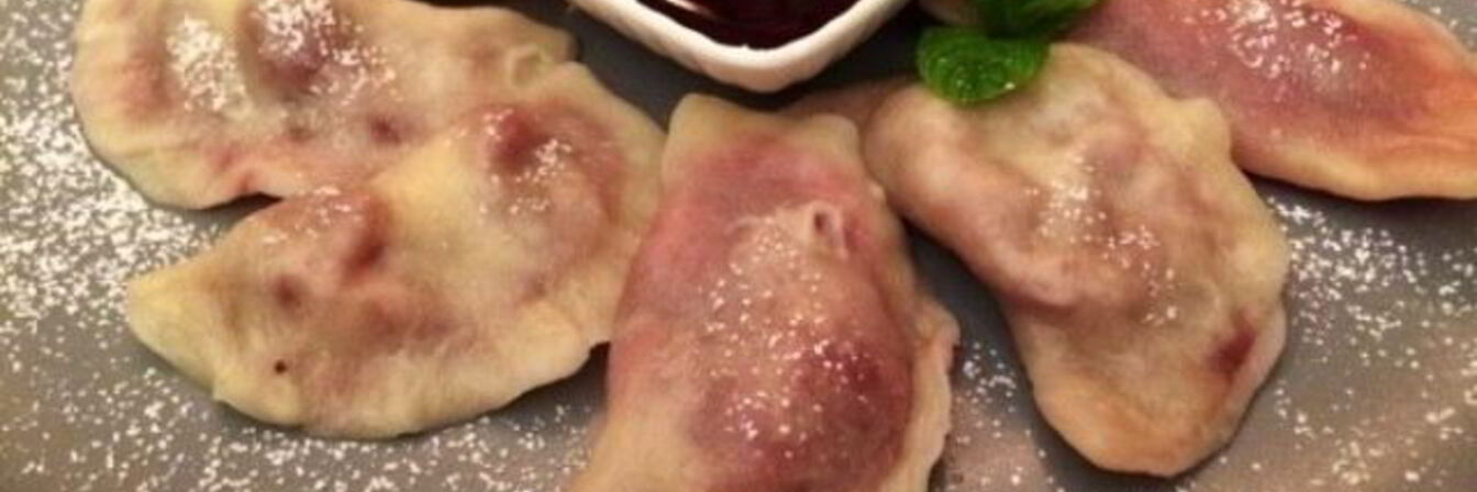 Постные вареники с вишней