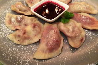 Постные вареники с вишней