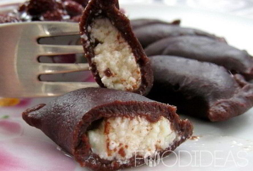 Шоколадные вареники с творогом