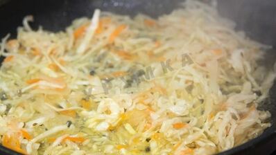 вареники с кислой капустой и мятым картофелем