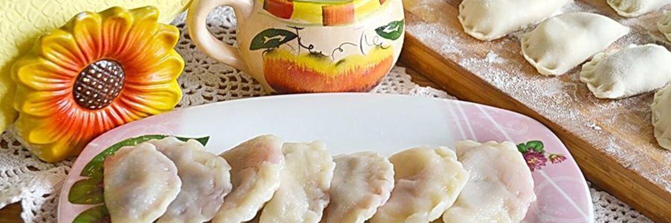 Вареники с творогом и вишней