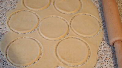 заварные вареники с клубникой и шоколадом