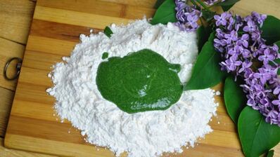 зеленая домашняя лапша с крапивой