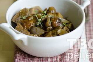 Жаркое из говядины с белыми грибами