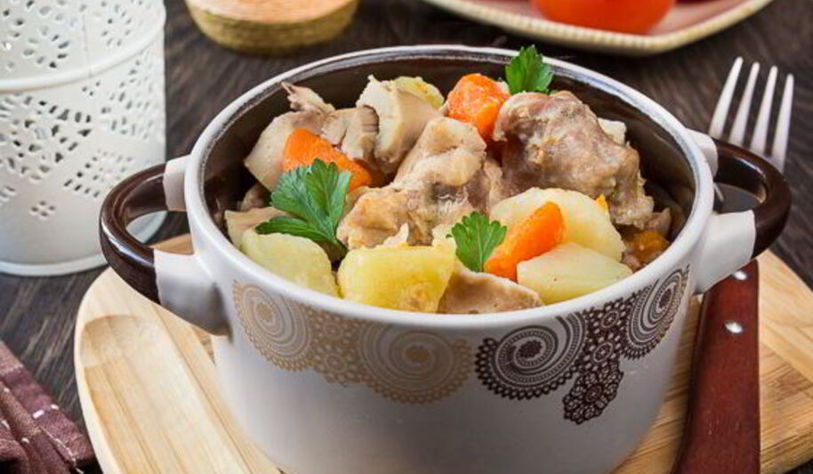 Рецепт жаркого иза кролики в горшочке