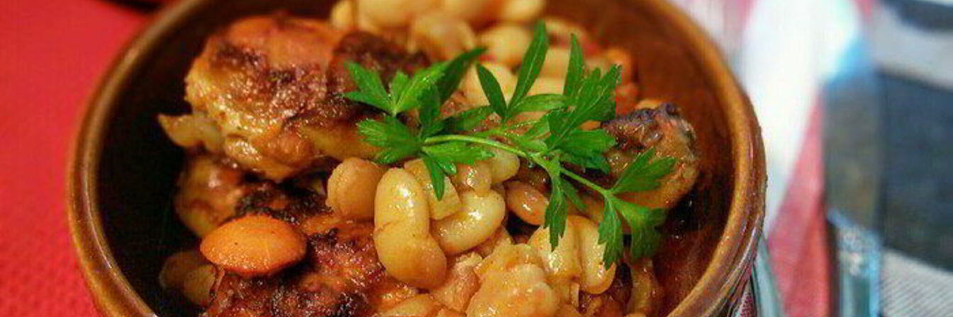 Жаркое из курицы с фасолью