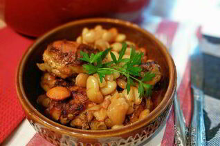 Жаркое из курицы с фасолью