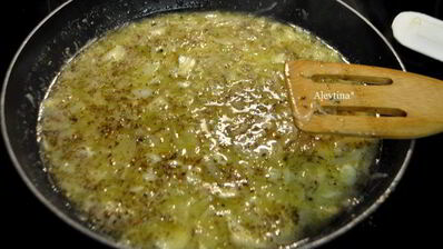 жаркое из свинины с луком, чесноком и цитрусом